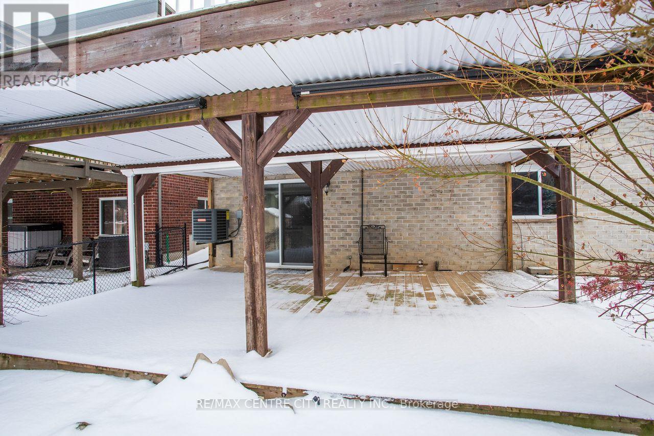12 Peach Tree Boulevard, St. Thomas, Ontario  N5R 0B3 - Photo 45 - X12633158