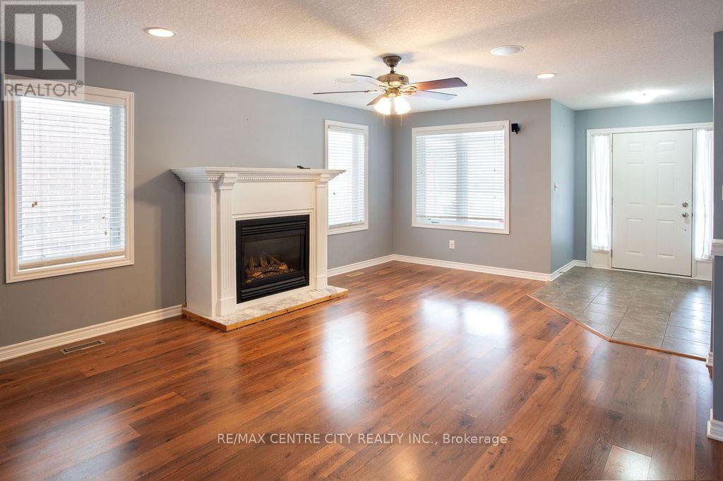 12 Peach Tree Boulevard, St. Thomas, Ontario  N5R 0B3 - Photo 5 - X12633158