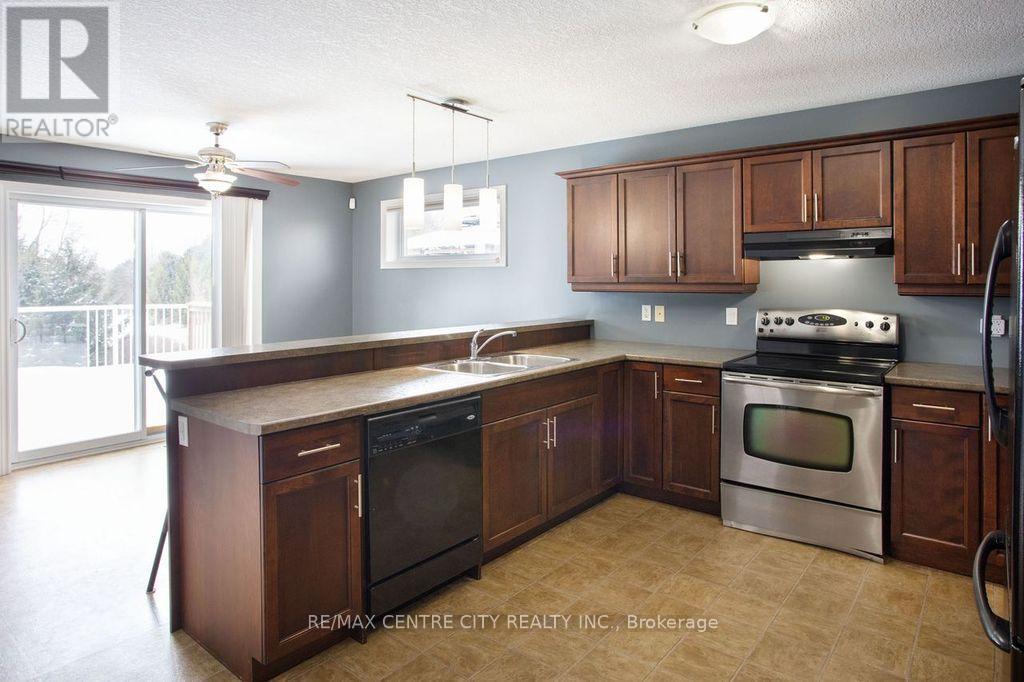 12 Peach Tree Boulevard, St. Thomas, Ontario  N5R 0B3 - Photo 9 - X12633158