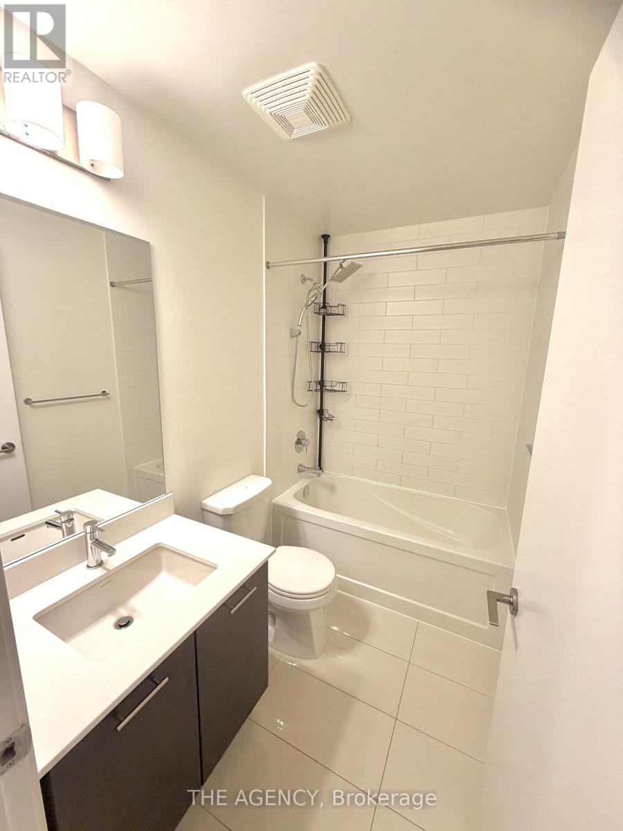 609 - 50 Bruyeres Mews, Toronto (Niagara), Ontario  M5V 0H8 - Photo 4 - C12633138