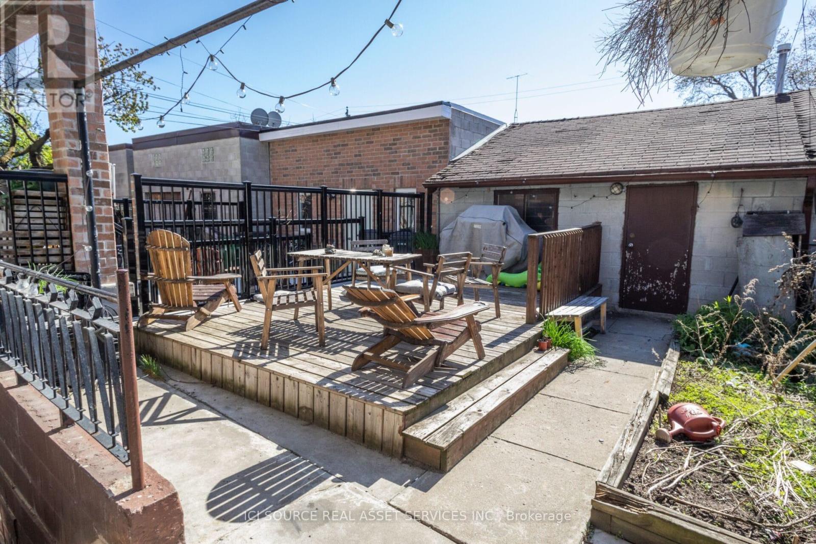 1 - 176 Grace Street, Toronto, Ontario  M6G 3A6 - Photo 2 - C12633154