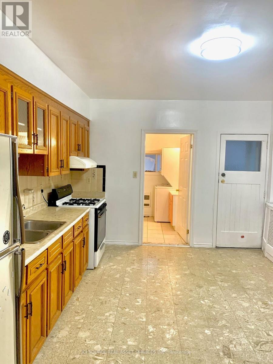 1 - 176 Grace Street, Toronto, Ontario  M6G 3A6 - Photo 8 - C12633154