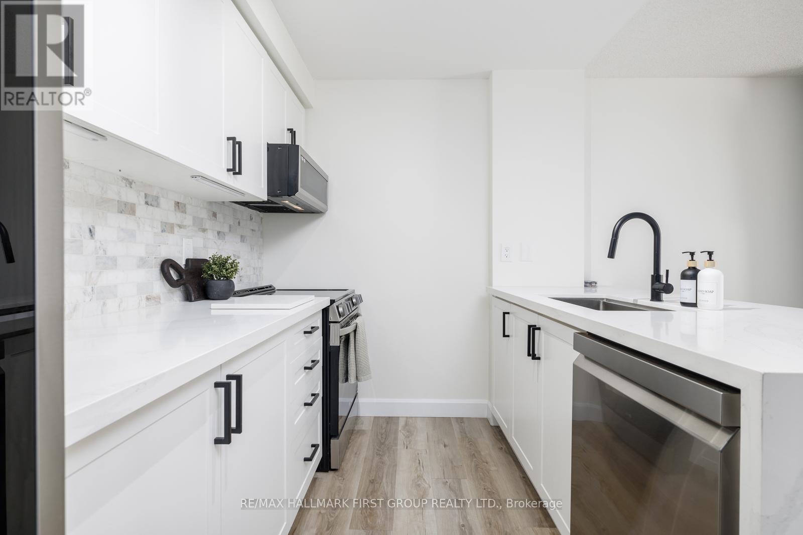 208 - 91 Aspen Springs Drive, Clarington, Ontario  L1C 5J9 - Photo 14 - E12633162