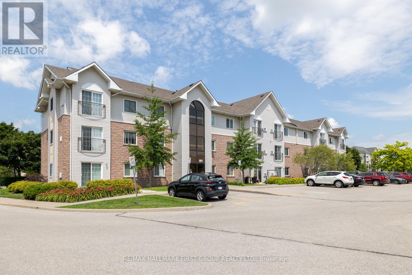 208 - 91 Aspen Springs Drive, Clarington, Ontario  L1C 5J9 - Photo 4 - E12633162