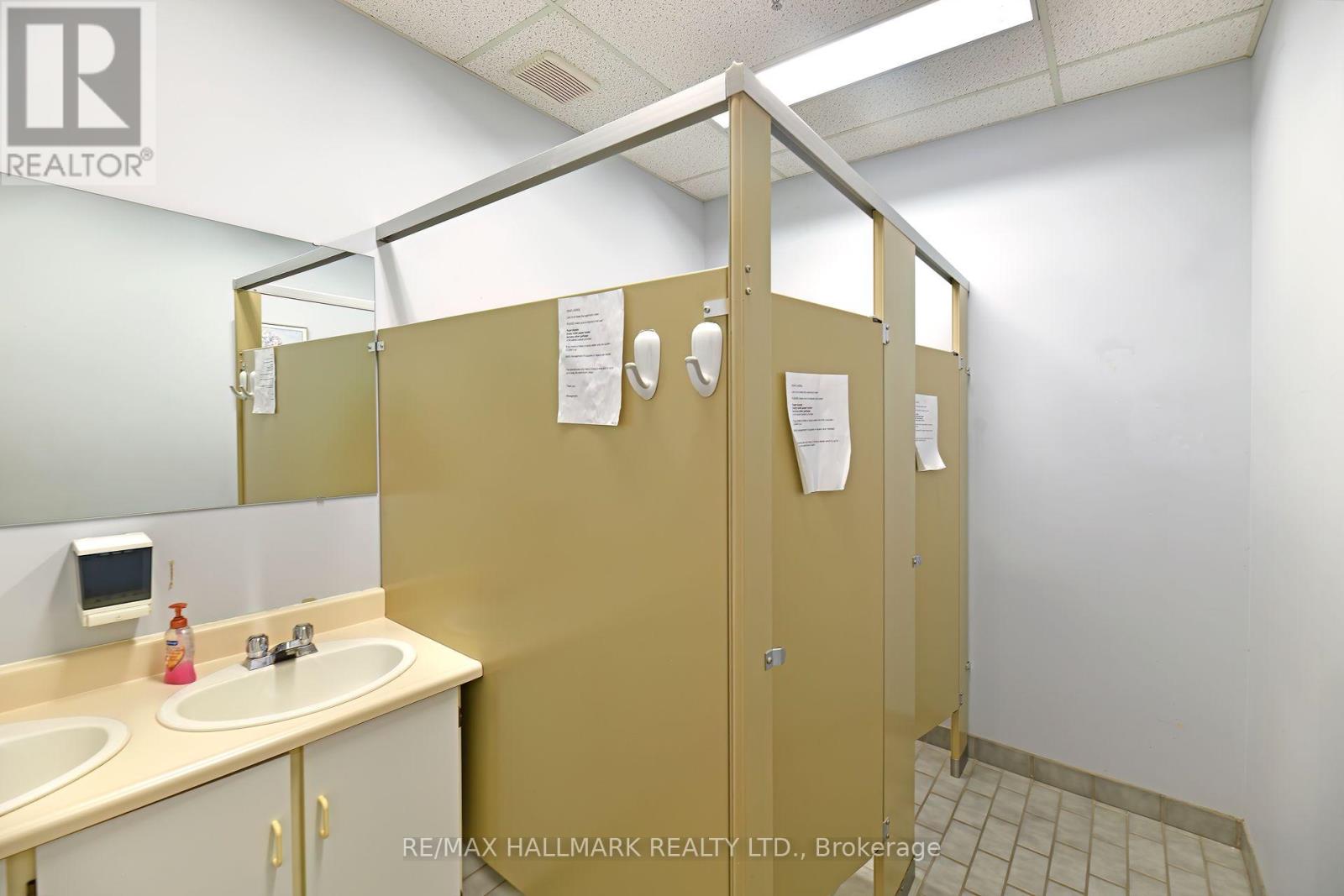 203-3 - 70 East Beaver Creek Road, Richmond Hill, Ontario  L4B 3B2 - Photo 21 - N12633146