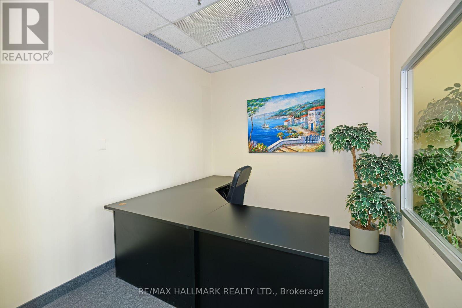 203-3 - 70 East Beaver Creek Road, Richmond Hill, Ontario  L4B 3B2 - Photo 3 - N12633146