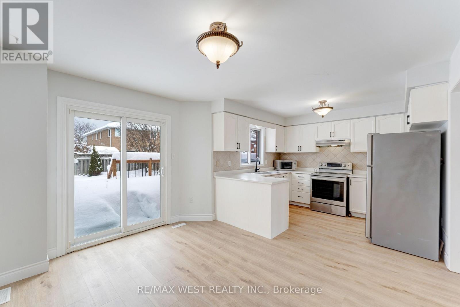 20 Felt Crescent, Barrie, Ontario  L4N 8V2 - Photo 10 - S12633128