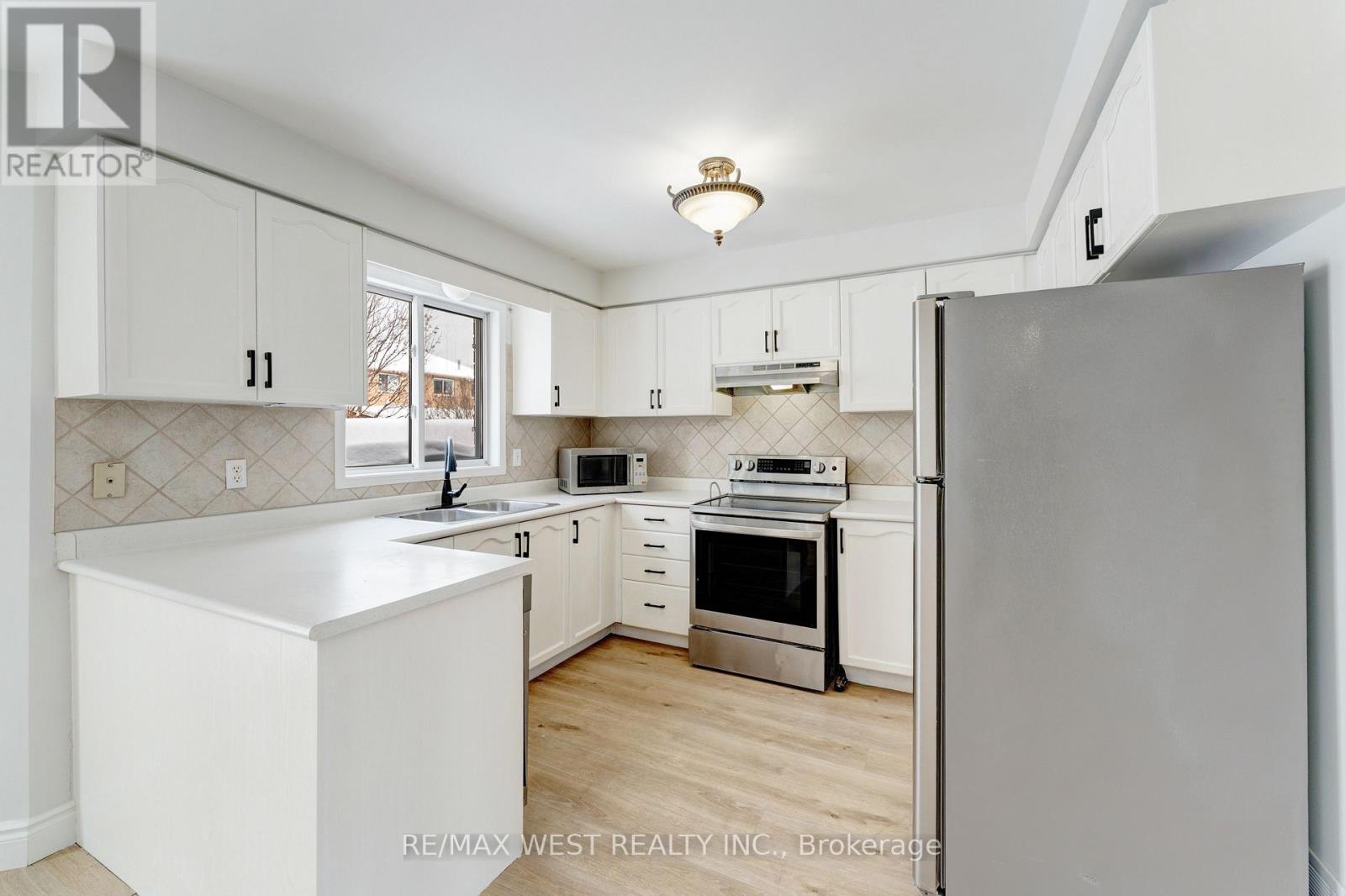 20 Felt Crescent, Barrie, Ontario  L4N 8V2 - Photo 12 - S12633128