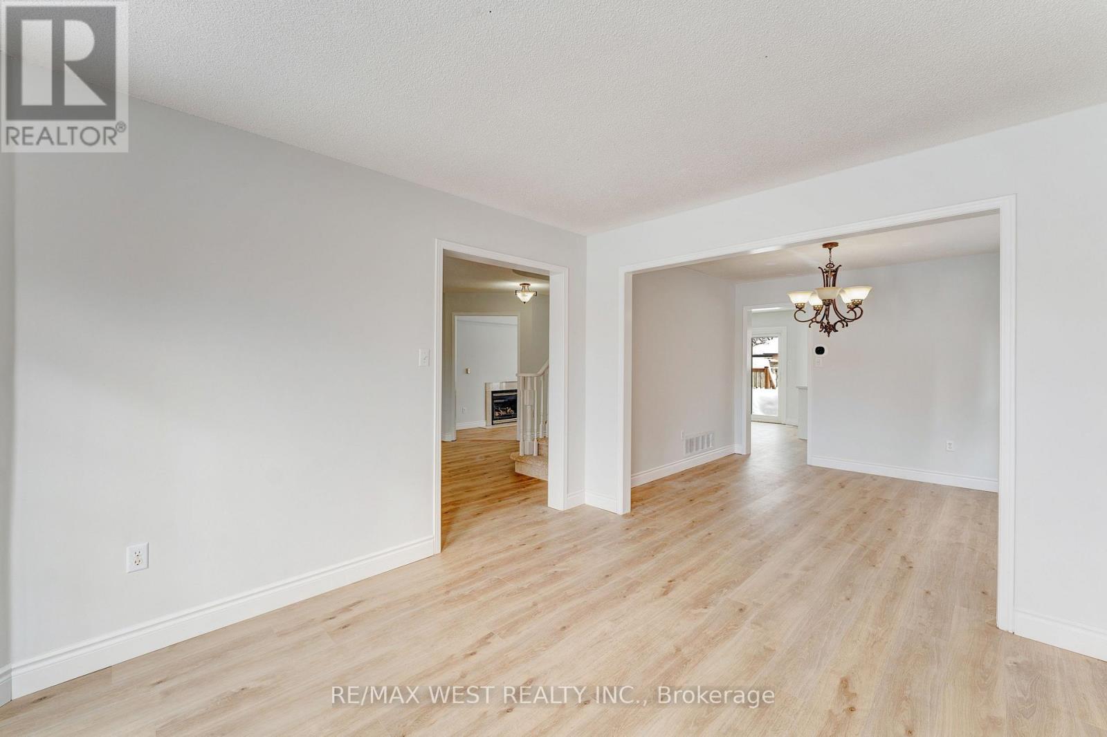 20 Felt Crescent, Barrie, Ontario  L4N 8V2 - Photo 13 - S12633128