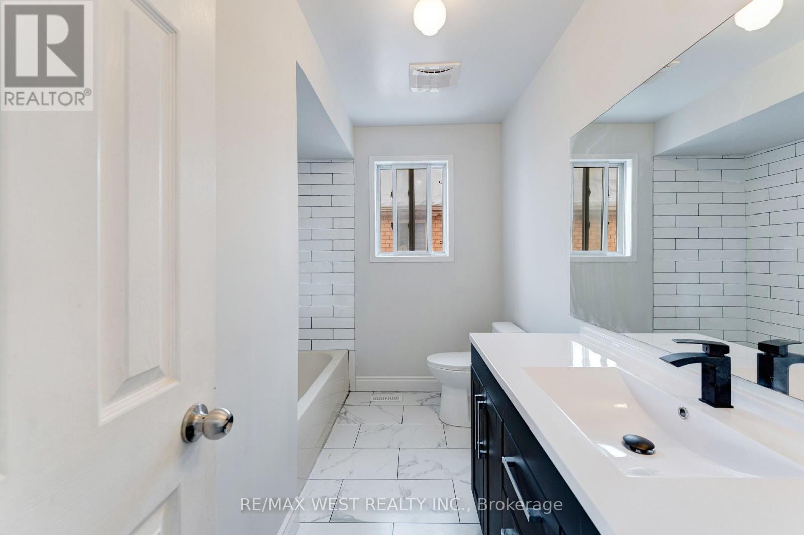 20 Felt Crescent, Barrie, Ontario  L4N 8V2 - Photo 32 - S12633128