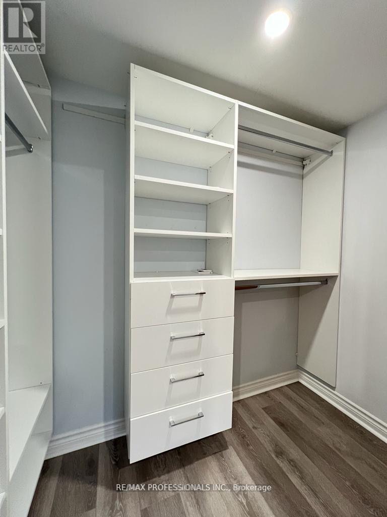 15 Ridge Drive, Oakville, Ontario  L6H 1B7 - Photo 11 - W12633120