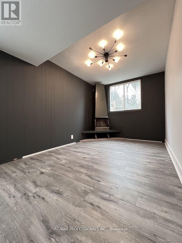 15 Ridge Drive, Oakville, Ontario  L6H 1B7 - Photo 14 - W12633120