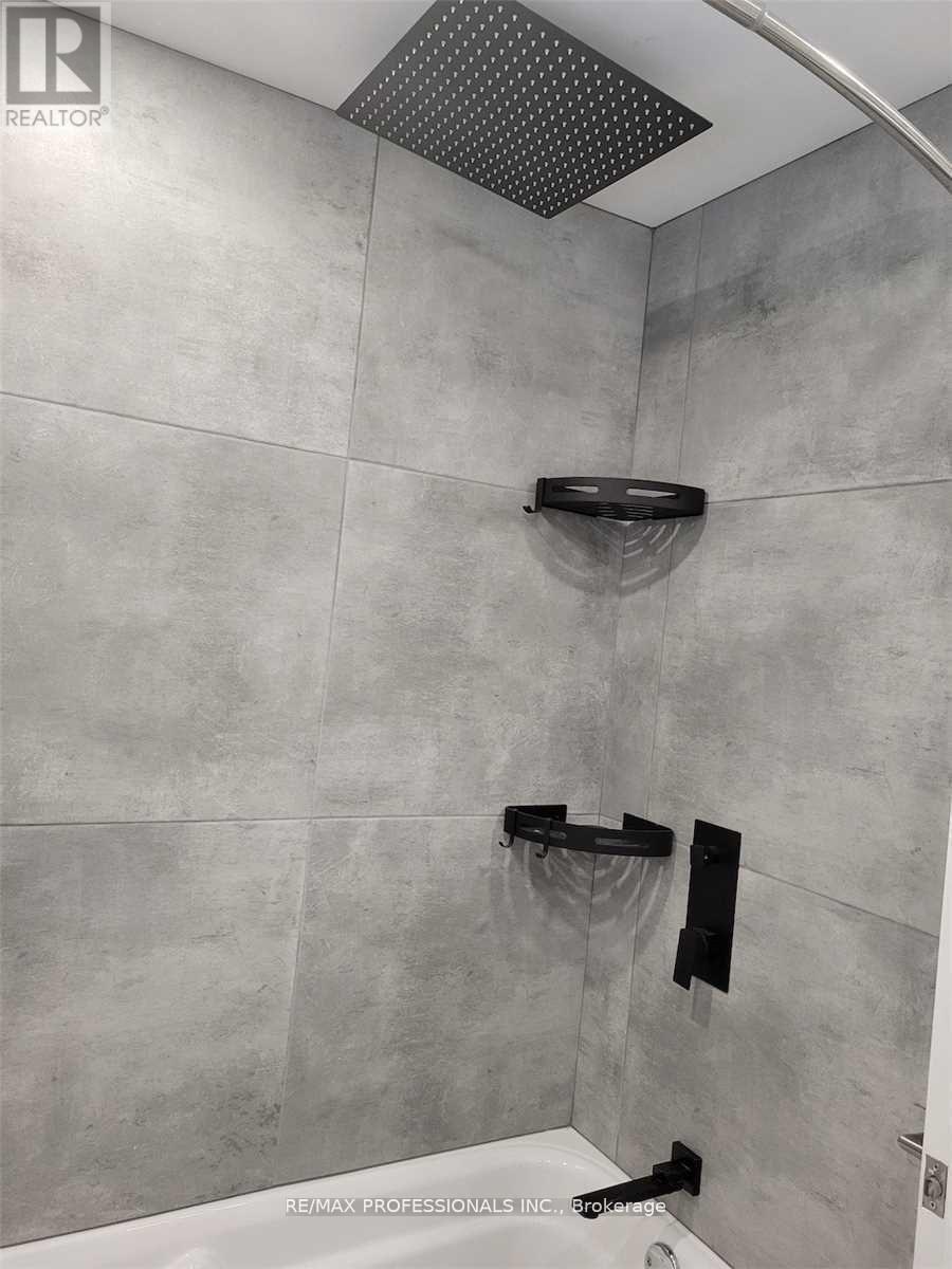 15 Ridge Drive, Oakville, Ontario  L6H 1B7 - Photo 18 - W12633120