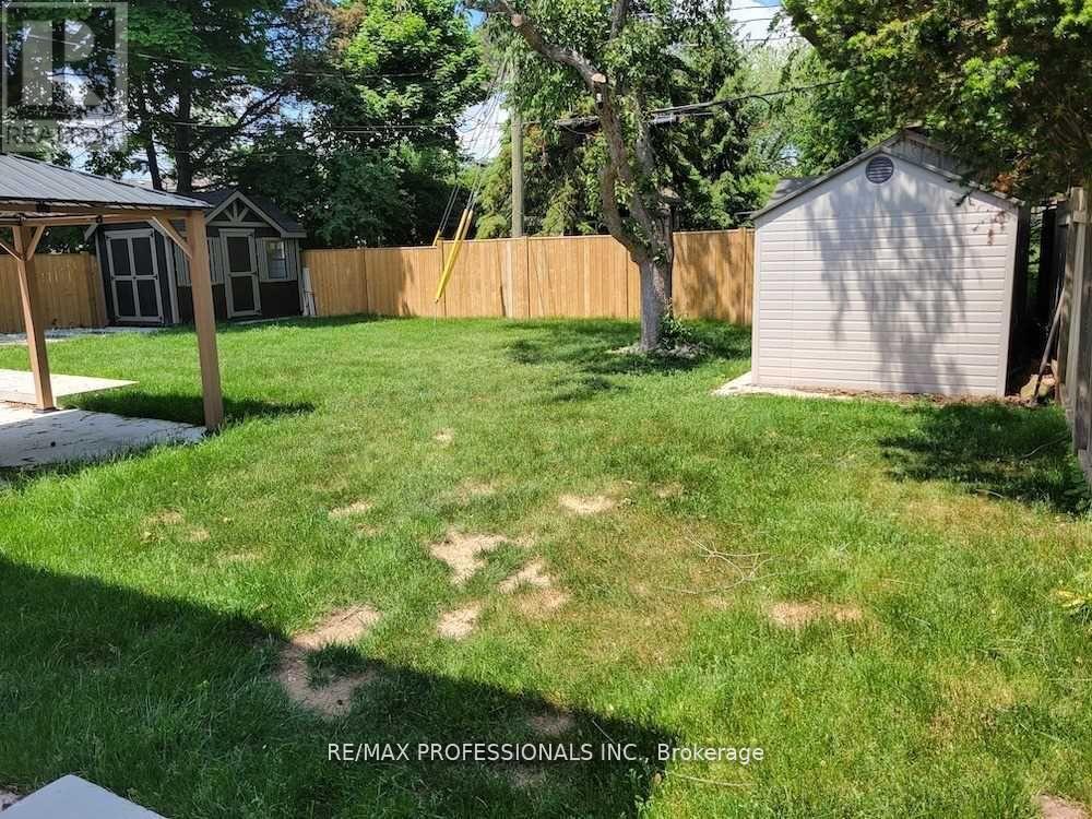 15 Ridge Drive, Oakville, Ontario  L6H 1B7 - Photo 34 - W12633120