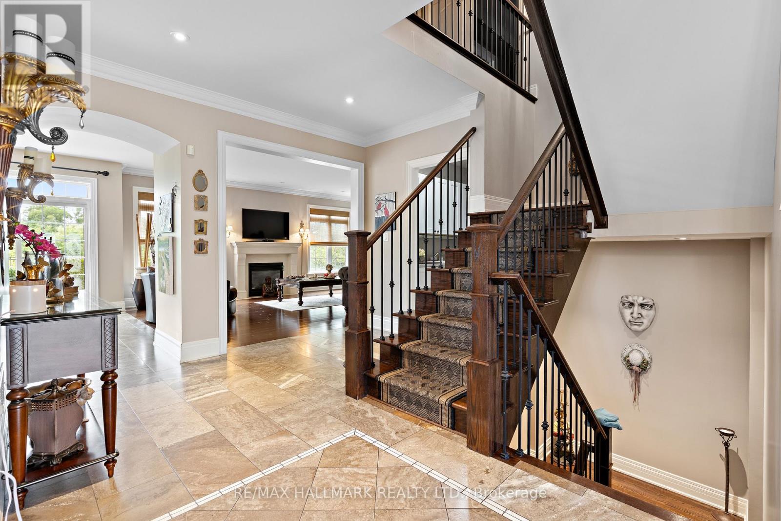 2485 Meadowridge Drive, Oakville, Ontario  L6H 7R4 - Photo 11 - W12633126