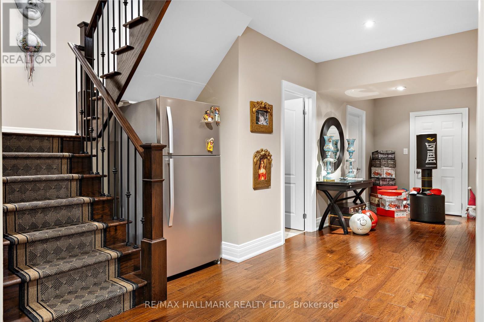 2485 Meadowridge Drive, Oakville, Ontario  L6H 7R4 - Photo 19 - W12633126