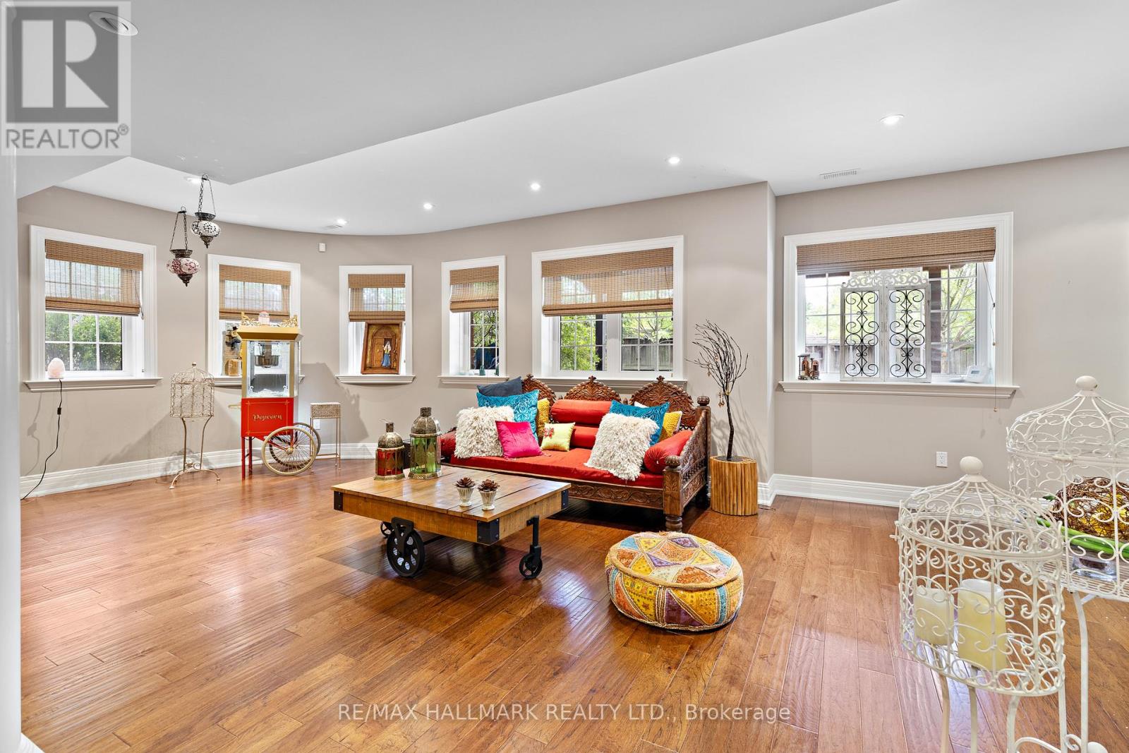 2485 Meadowridge Drive, Oakville, Ontario  L6H 7R4 - Photo 21 - W12633126