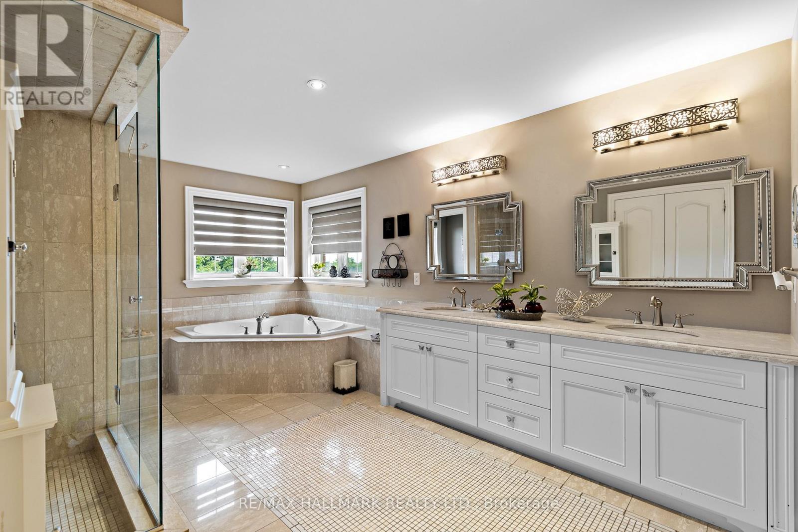 2485 Meadowridge Drive, Oakville, Ontario  L6H 7R4 - Photo 41 - W12633126