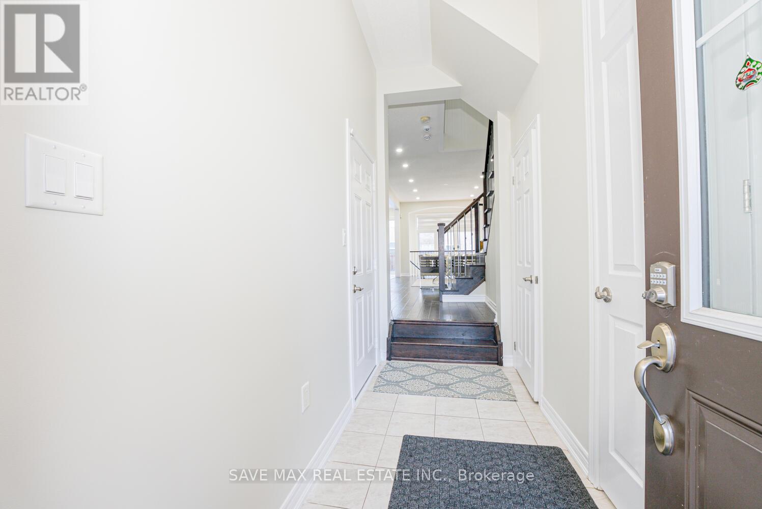 50 Abigail Crescent N, Caledon, Ontario  L7C 2J3 - Photo 5 - W12633144