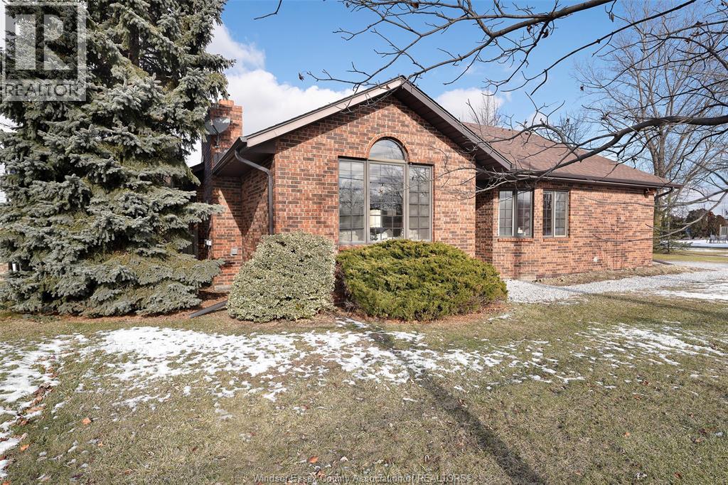 8710 Middle Side Rd., Mcgregor, Ontario N0R 1J0 - Photo 2 - 25031655