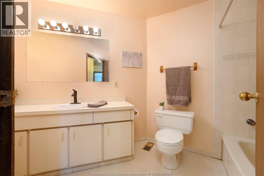 8710 Middle Side Rd., Mcgregor, Ontario N0R 1J0 - Photo 21 - 25031655