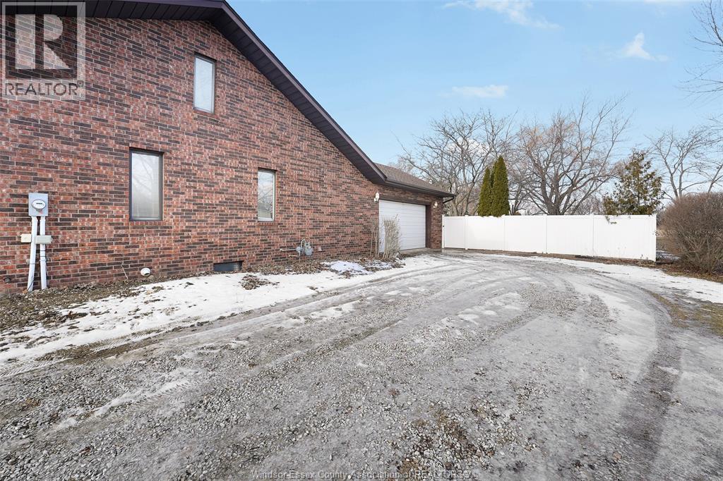 8710 Middle Side Rd., Mcgregor, Ontario N0R 1J0 - Photo 40 - 25031655