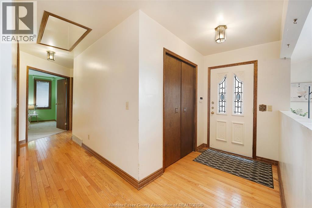 8710 Middle Side Rd., Mcgregor, Ontario N0R 1J0 - Photo 5 - 25031655