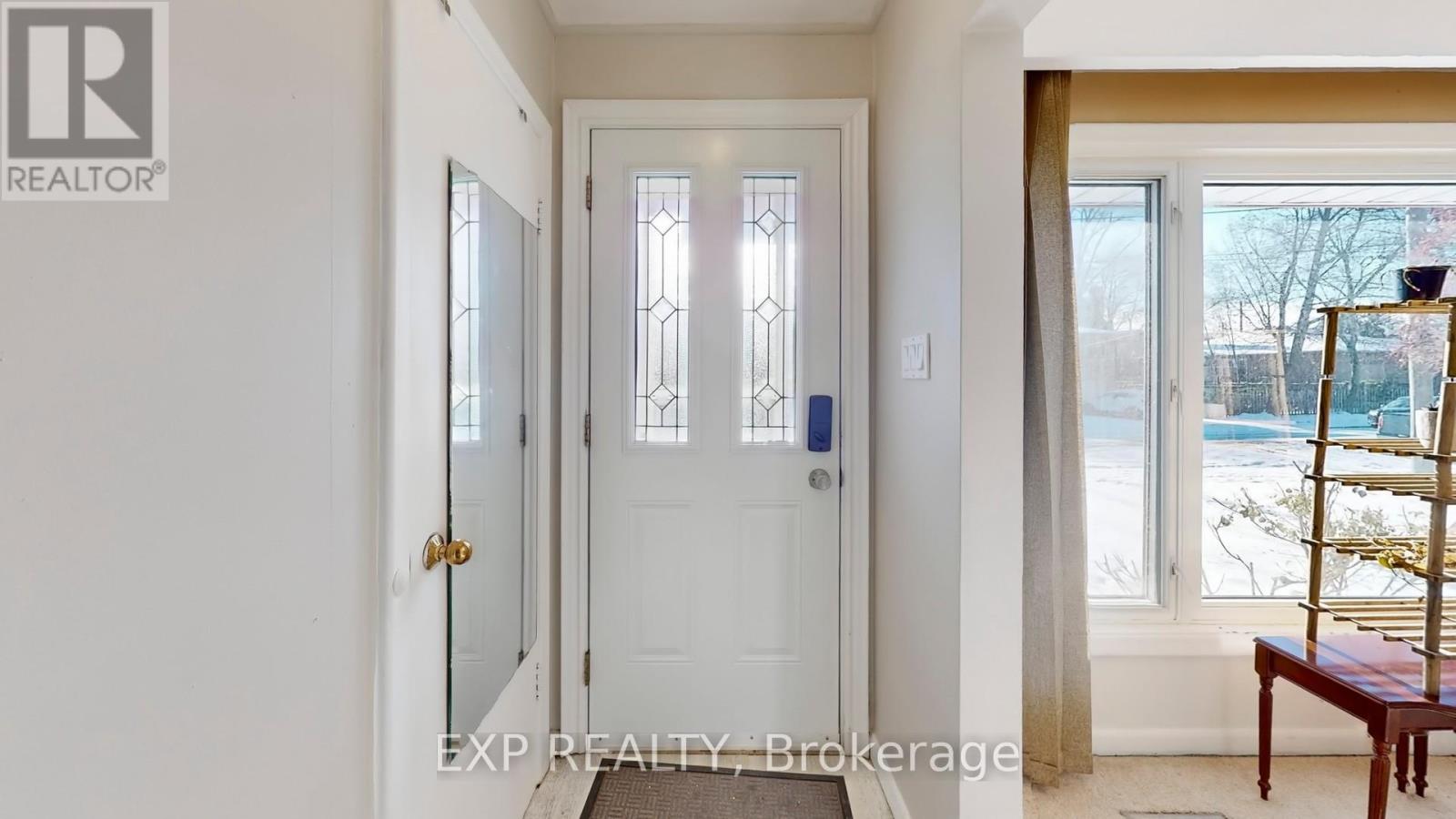 26 Ramsey Crescent, Hamilton (Ainslie Wood), Ontario  L8S 2N2 - Photo 3 - X12633160