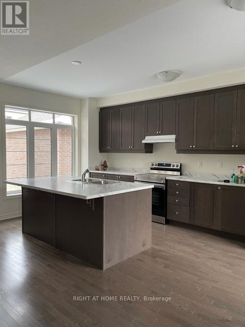 259 Clockwork Drive, Brampton, Ontario  L7A 5C7 - Photo 2 - W12633166