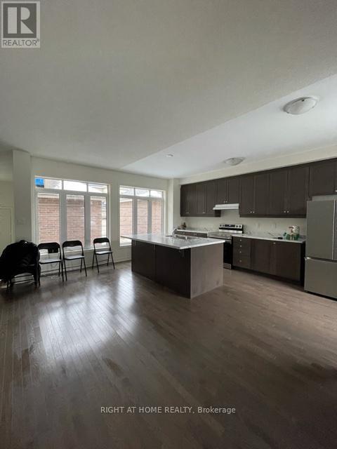 259 Clockwork Drive, Brampton, Ontario  L7A 5C7 - Photo 3 - W12633166