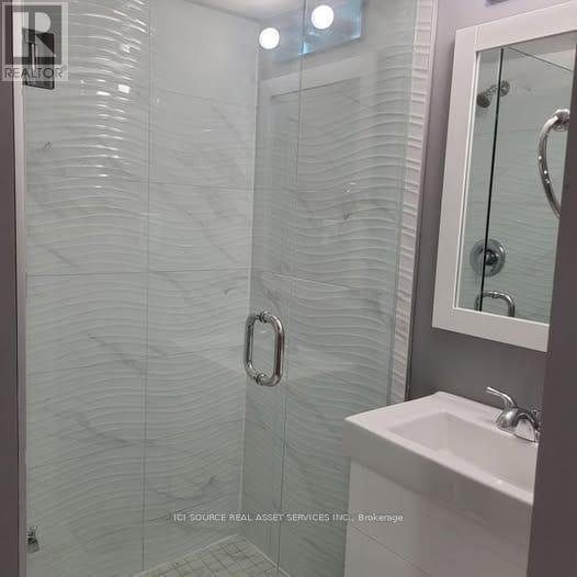 Bsmt - 393 Royal West Drive, Brampton, Ontario  L6X 5J9 - Photo 11 - W12633168