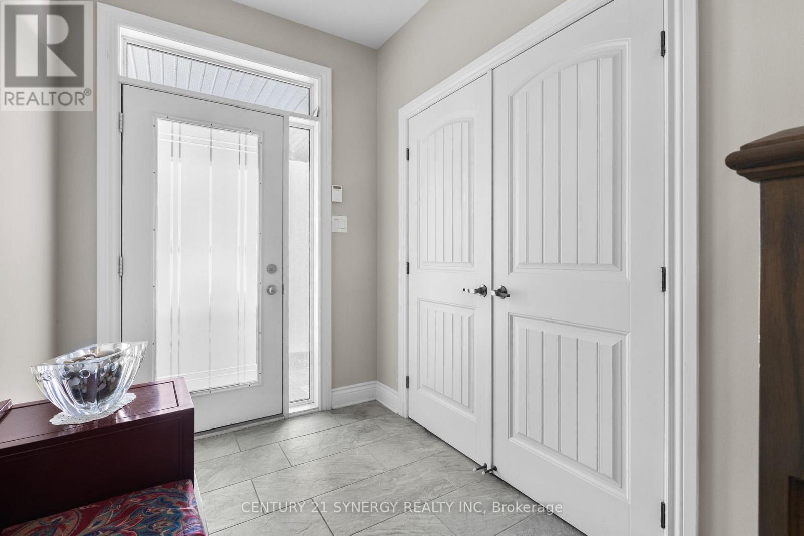 779 Fiddlehead Street, Ottawa, Ontario  K1T 0N1 - Photo 3 - X12633180