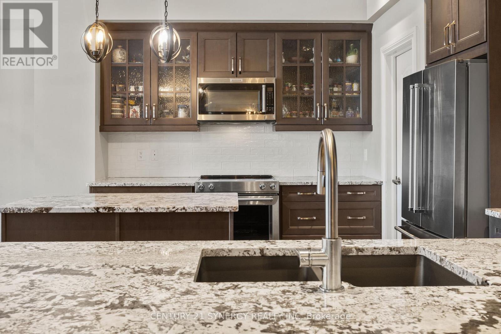 779 Fiddlehead Street, Ottawa, Ontario  K1T 0N1 - Photo 9 - X12633180