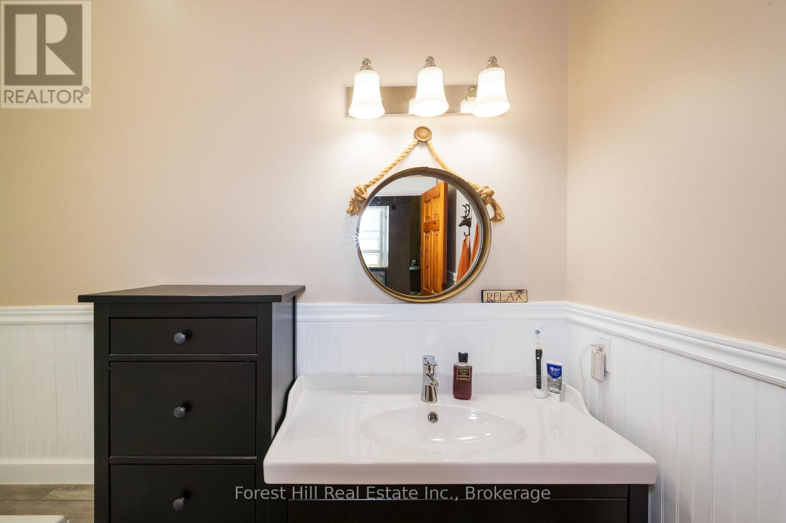 1289 Delbrooke Road, Lake Of Bays, Ontario  P0H 1H0 - Photo 36 - X12454411