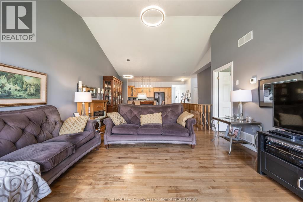 11924 Cobblestone Crescent, Windsor, Ontario N8P 1T7 - Photo 7 - 25031618