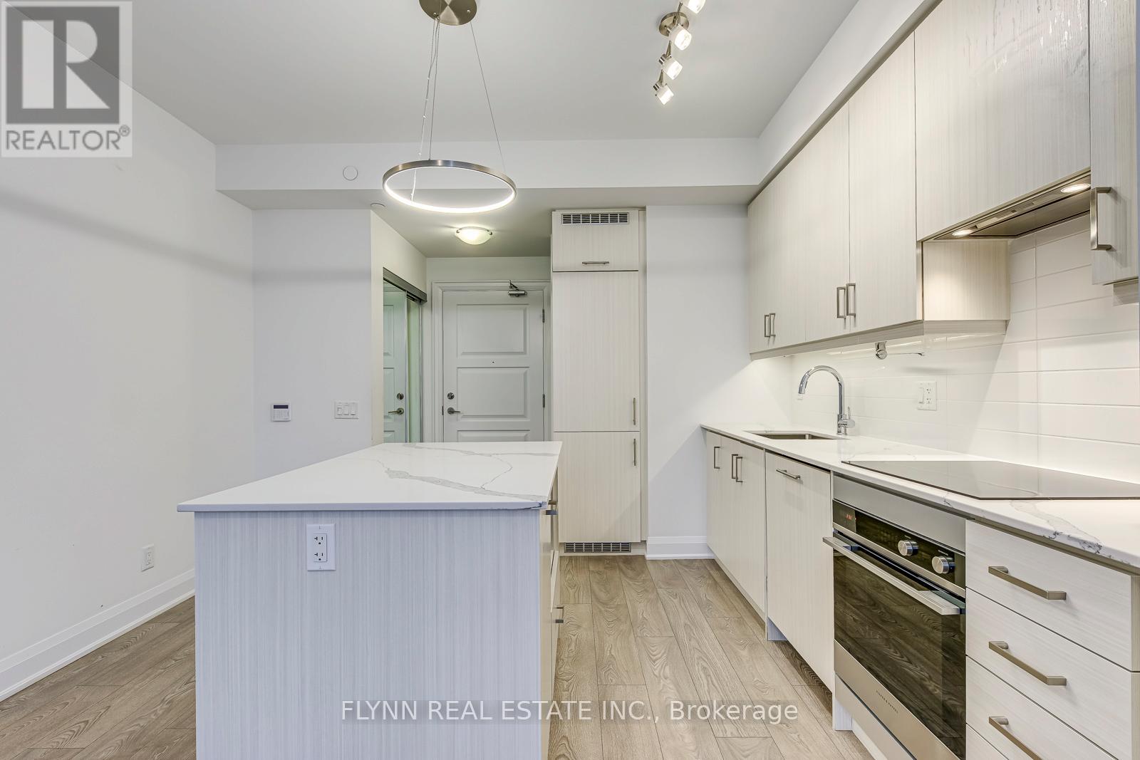 2001 - 36 Elm Drive W, Mississauga (City Centre), Ontario  L5B 0N3 - Photo 12 - W12633174