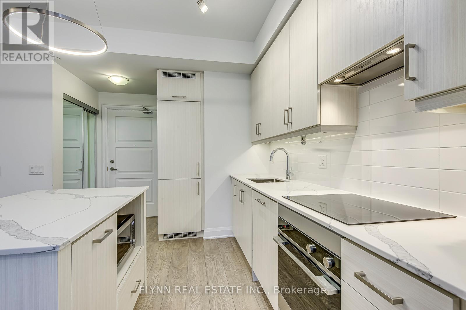 2001 - 36 Elm Drive W, Mississauga (City Centre), Ontario  L5B 0N3 - Photo 13 - W12633174