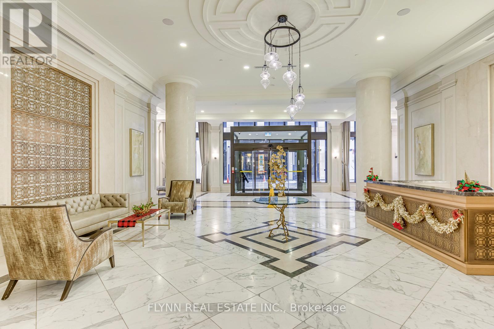 2001 - 36 Elm Drive W, Mississauga (City Centre), Ontario  L5B 0N3 - Photo 4 - W12633174