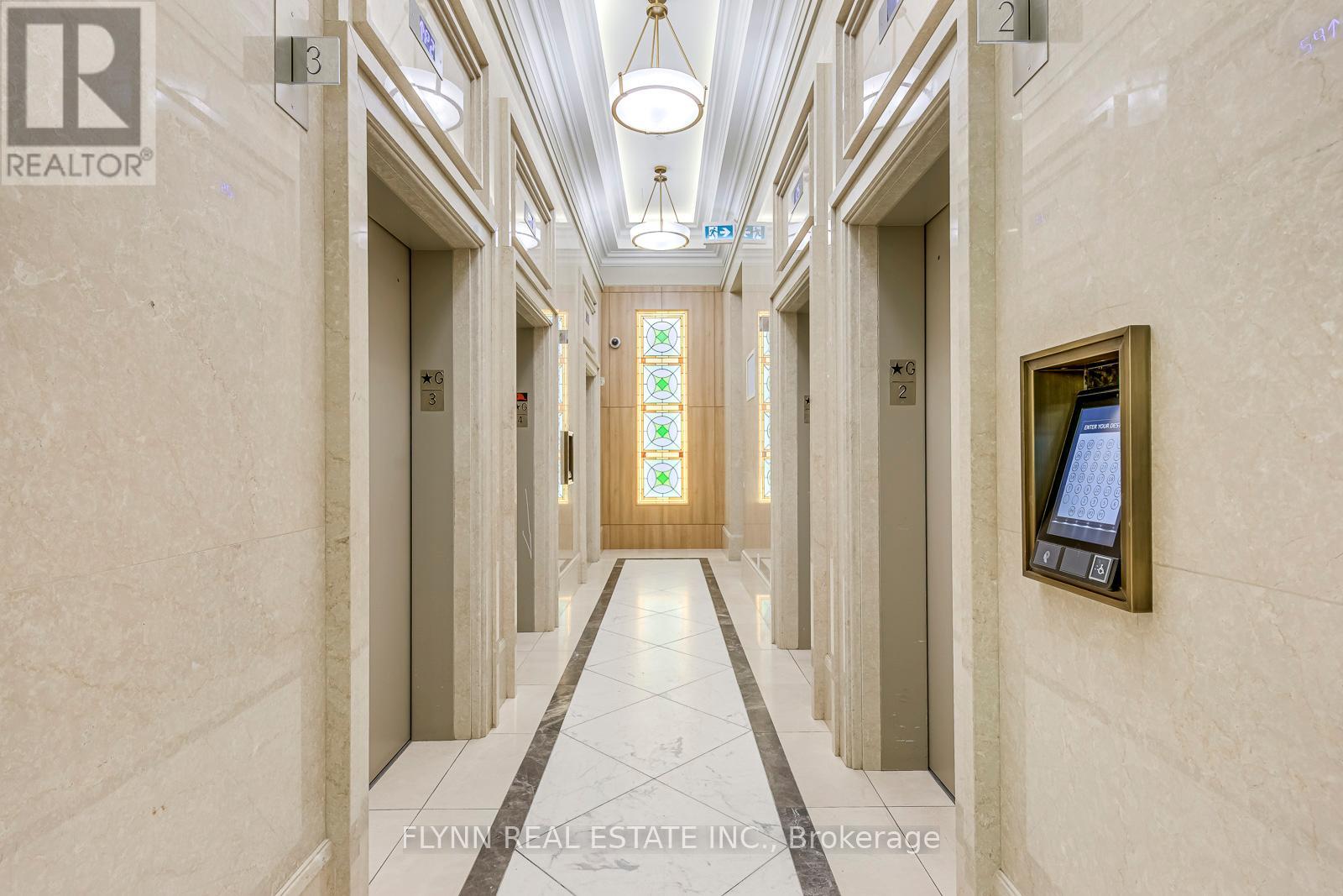 2001 - 36 Elm Drive W, Mississauga (City Centre), Ontario  L5B 0N3 - Photo 7 - W12633174