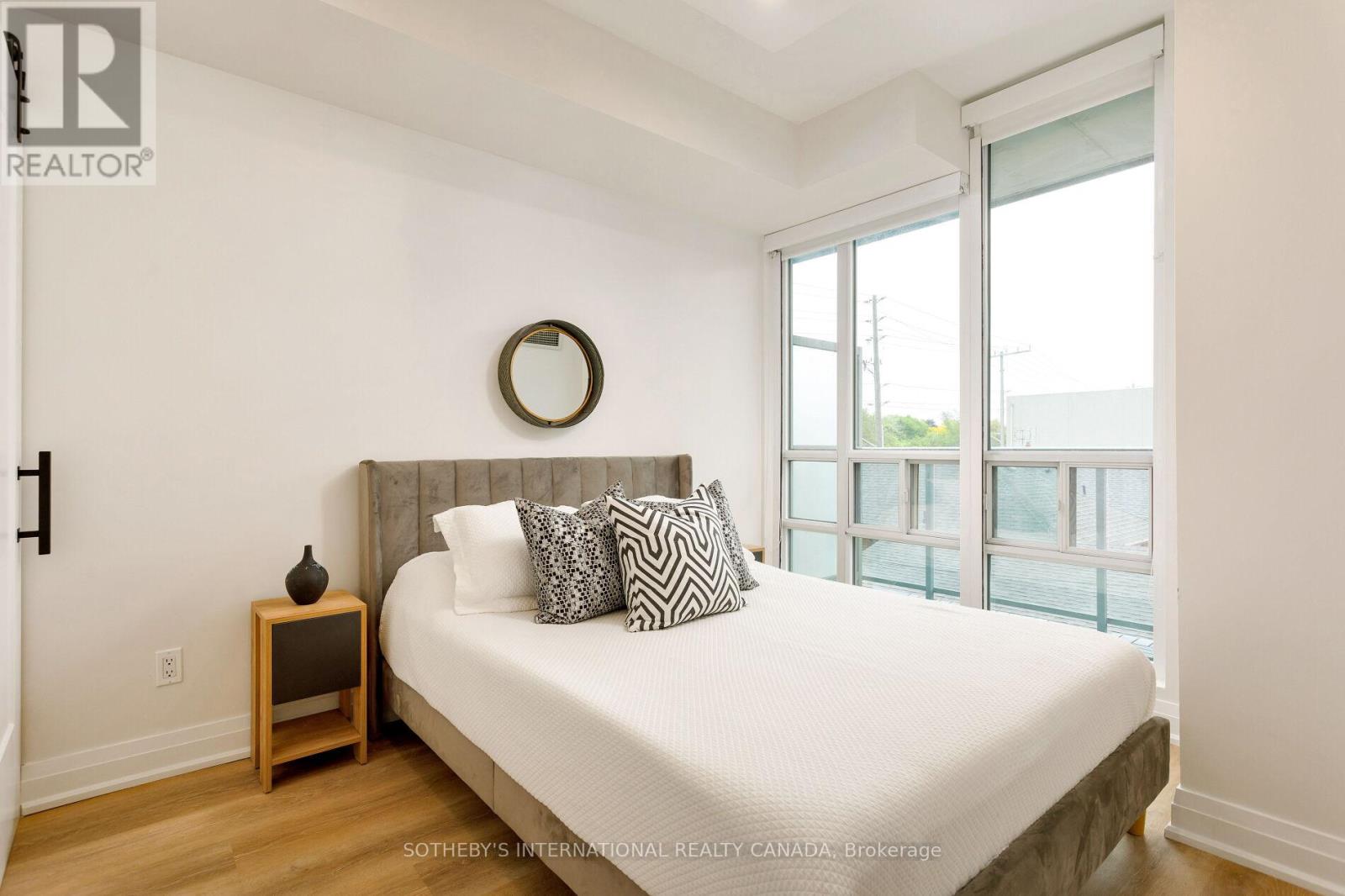 201 - 3391 Bloor Street W, Toronto, Ontario  M8X 1G3 - Photo 18 - W12633176