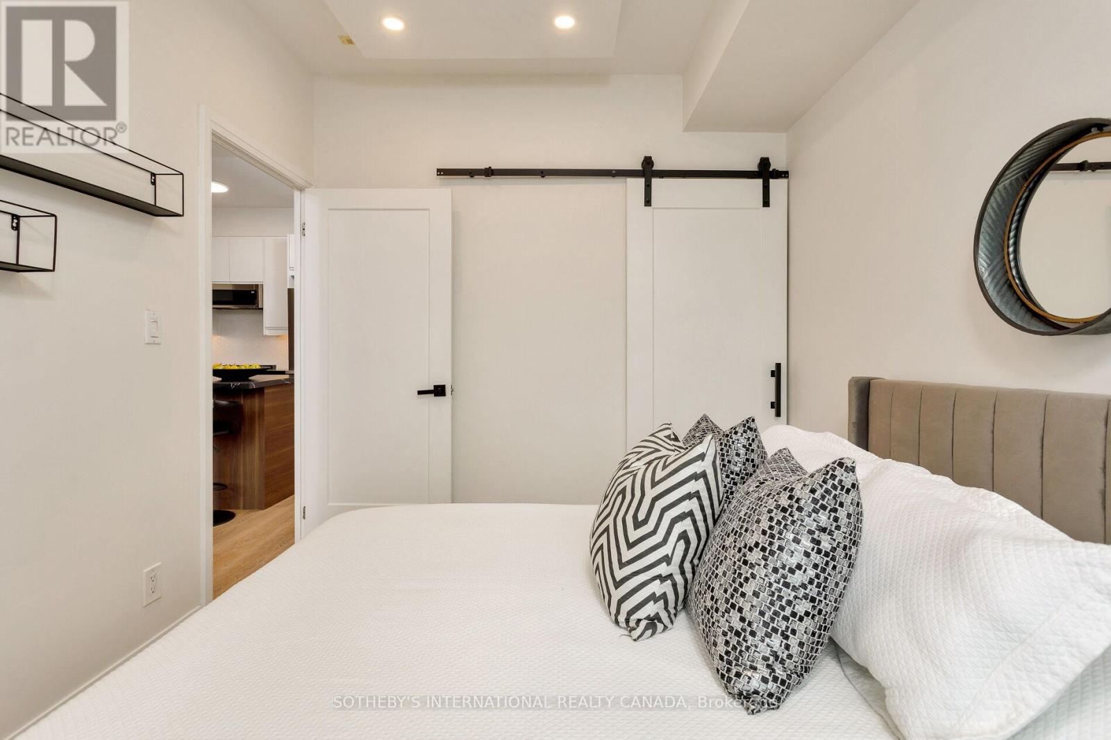 201 - 3391 Bloor Street W, Toronto, Ontario  M8X 1G3 - Photo 20 - W12633176