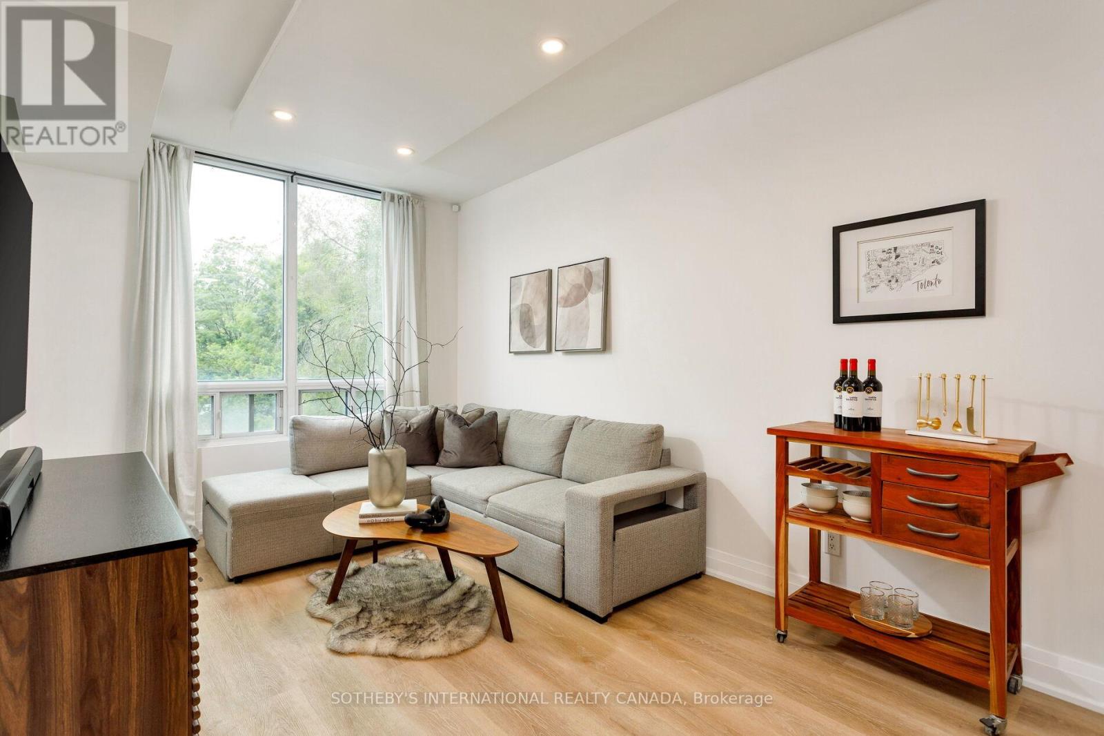 201 - 3391 Bloor Street W, Toronto, Ontario  M8X 1G3 - Photo 8 - W12633176