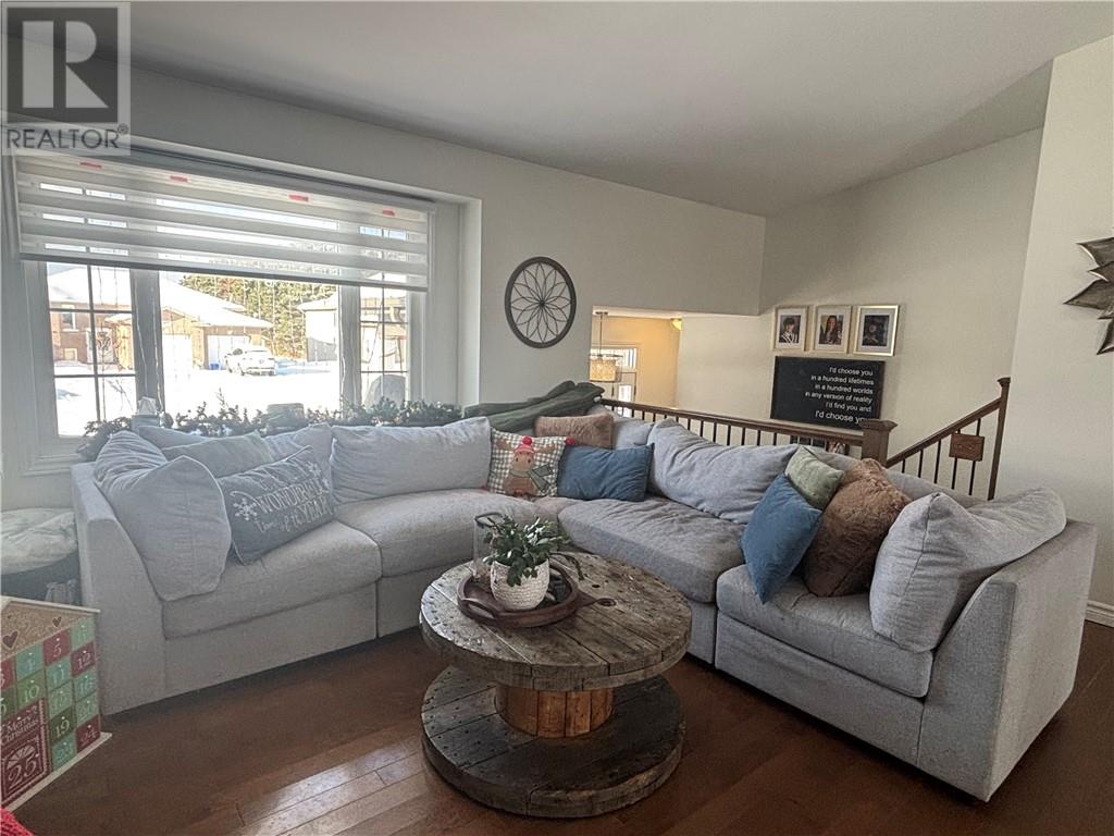 3099 Anizette Street, Chelmsford, Ontario  P0M 1L0 - Photo 11 - 2125904