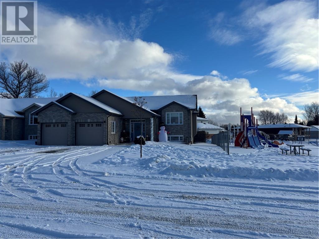 3099 Anizette Street, Chelmsford, Ontario  P0M 1L0 - Photo 2 - 2125904