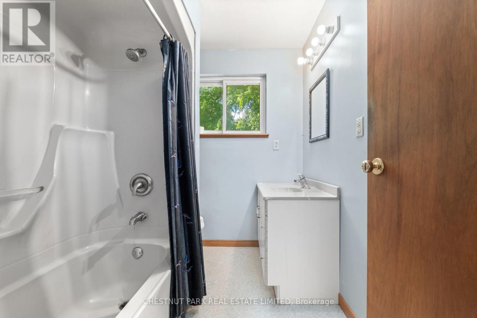 84-88 Munroe Lane, Prince Edward County, Ontario  K0K 2T0 - Photo 30 - X12633198