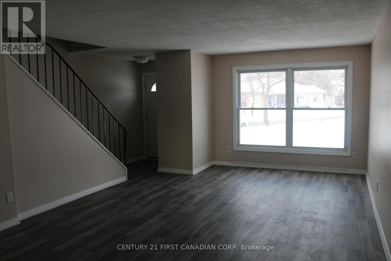 4 - 51 Sholto Drive, London South (South X), Ontario  N6E 2H9 - Photo 2 - X12633208