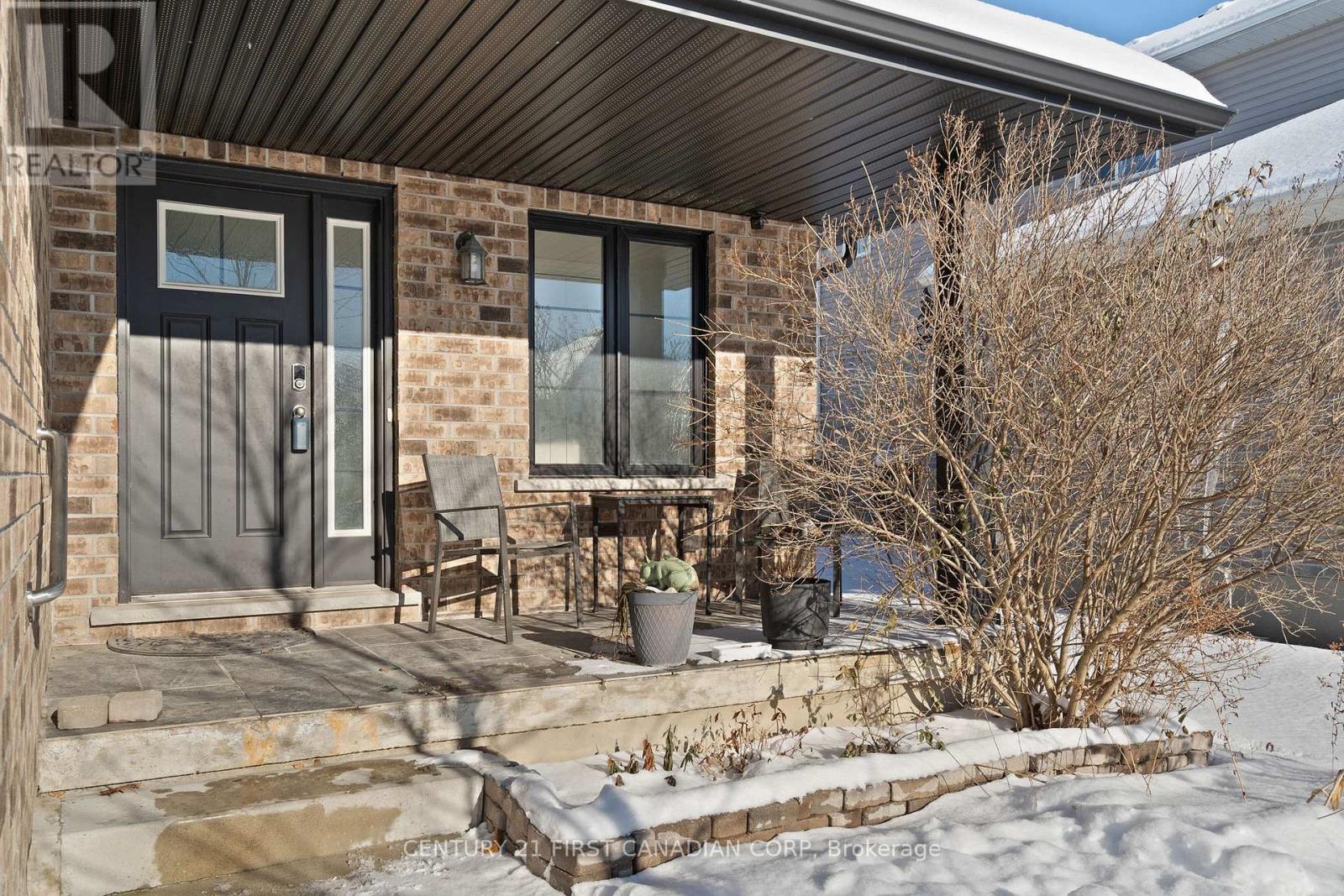 46 Westlake Drive, St. Thomas, Ontario  N5P 0C6 - Photo 4 - X12633210