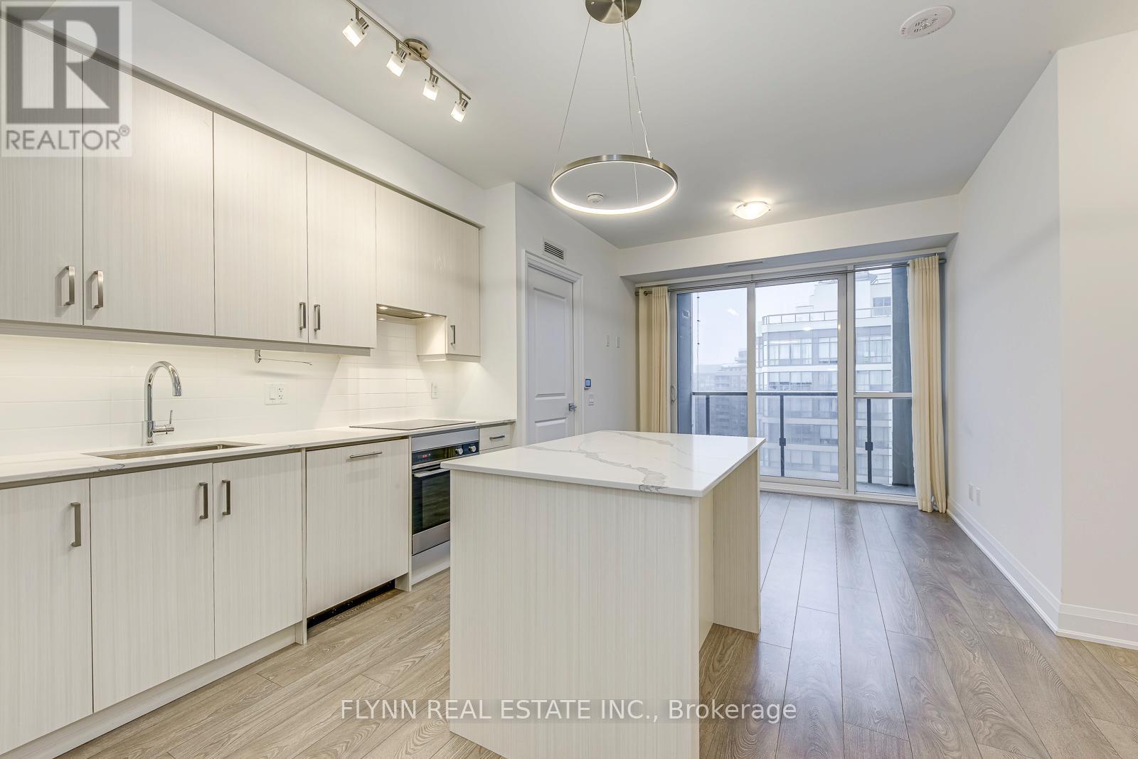 2001 - 36 ELM DRIVE W, Mississauga, Ontario