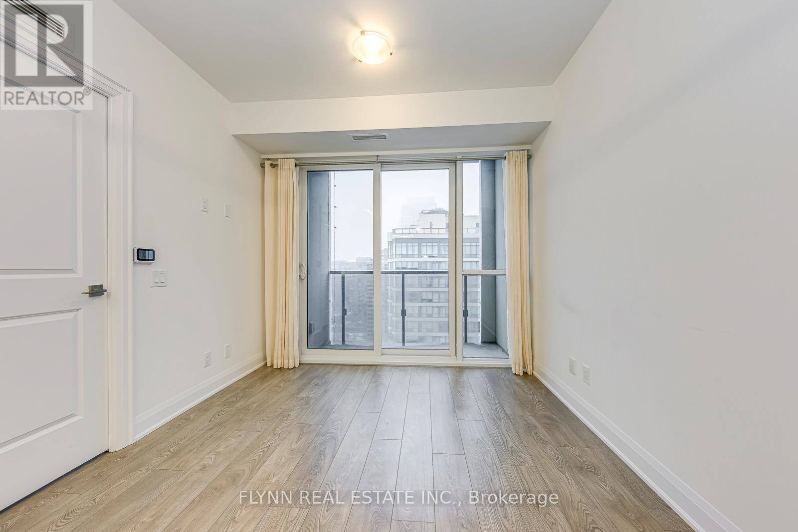 2001 - 36 Elm Drive W, Mississauga (City Centre), Ontario  L5B 0N3 - Photo 16 - W12633174