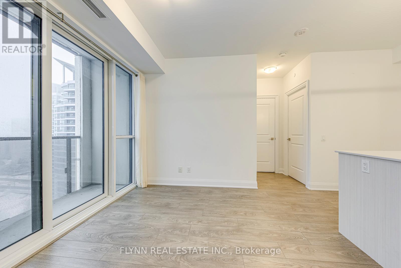 2001 - 36 Elm Drive W, Mississauga (City Centre), Ontario  L5B 0N3 - Photo 17 - W12633174